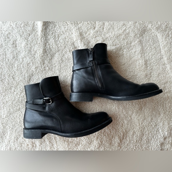 Ecco Ankle Boot - Picture 4 of 7
